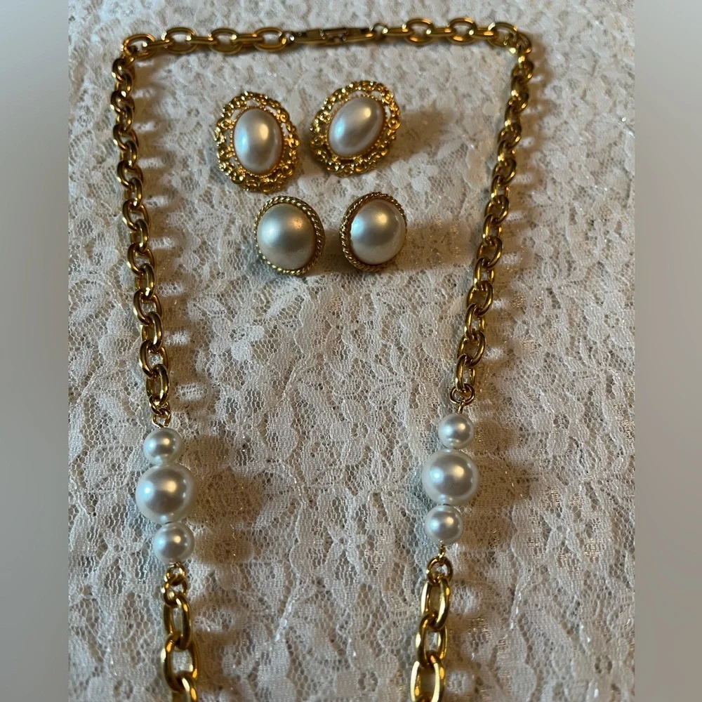Napier/vintage gold and pearl, tasseled pearl pendant necklace, 34” long *